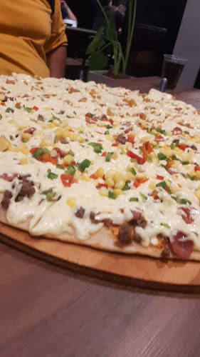 Mega Pizza