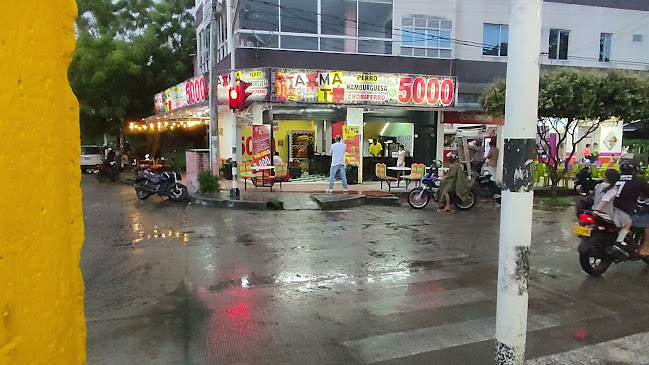 Arma tu: perro, choriperro y hamburguesa, B.A