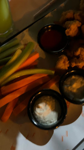 Comentarii opinii despre WINGZ Wings-N-Beer, Circunvalar