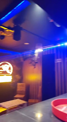 Tropicana Sunset Disco Bar, Fast Food y Licores - Gastronomía y hostelería