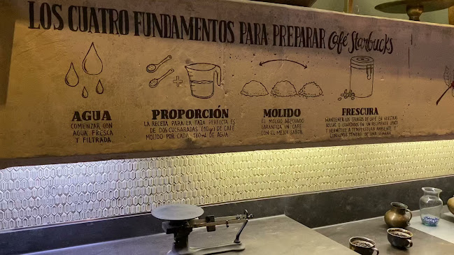 Opinii despre Starbucks Parque 93 în Bogotá - Gastronomía y hostelería