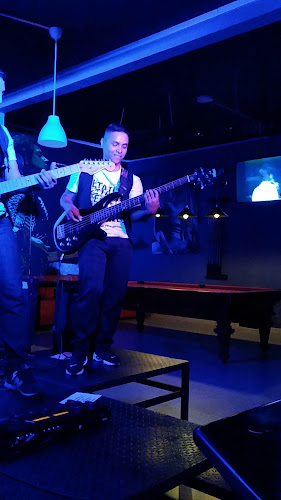 Comentarii opinii despre BAR CLAYS