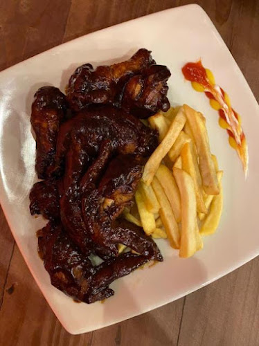 Rock N' Rolla Bistro Rock Bar