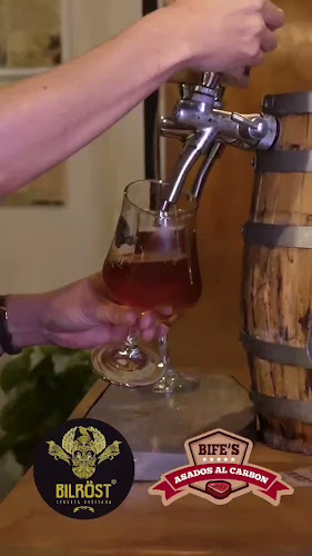 Opinii despre Bilröst Cerveza Artesana - Bilröst Tap Room în Villamaría - Gastronomía y hostelería