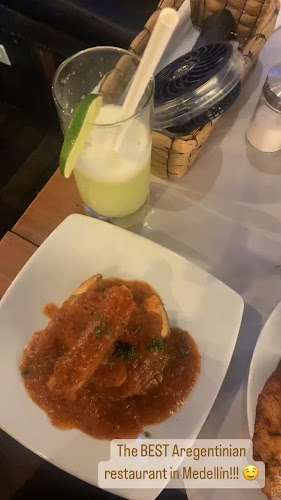 Opinii despre Lucio Carbón y Vino în Envigado - Gastronomía y hostelería