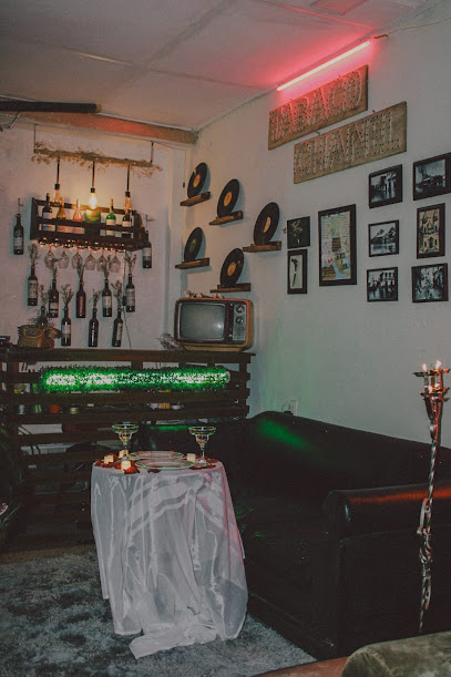 MiniBar Tabaco y Chanel