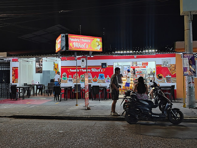 Nikol´s Pasteleria - Gastronomía y hostelería