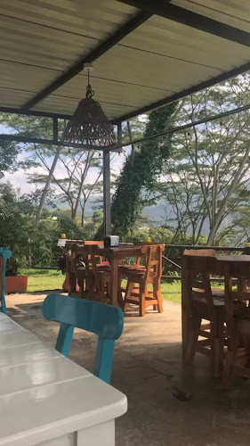 Opinii despre La Cabaña Del Gran Pandebono în Armenia - Gastronomía y hostelería