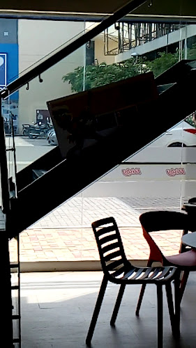 Opinii despre Frisby Estacion San Pedro în Santa Marta - Gastronomía y hostelería