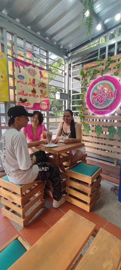 ICE CREAM FAMILY