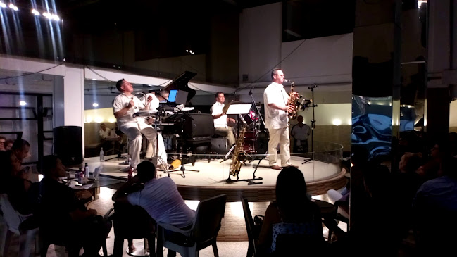 Opinii despre Pan Y Miel Armenia în Armenia - Gastronomía y hostelería