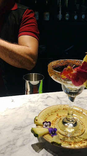 Opinii despre Bombillo Rojo Club în Cali - Gastronomía y hostelería