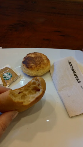 Opinii despre Starbucks Parque 93 în Bogotá - Gastronomía y hostelería
