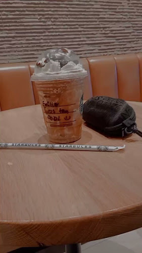 Opinii despre Starbucks Plaza Doral în Barranquilla - Gastronomía y hostelería