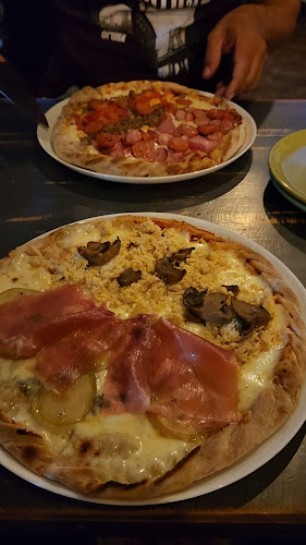 Opinii despre Ambrosía El Faro Horno a Leña în Pitalito - Gastronomía y hostelería