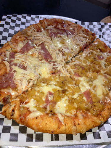 Memis pizzas and burguers