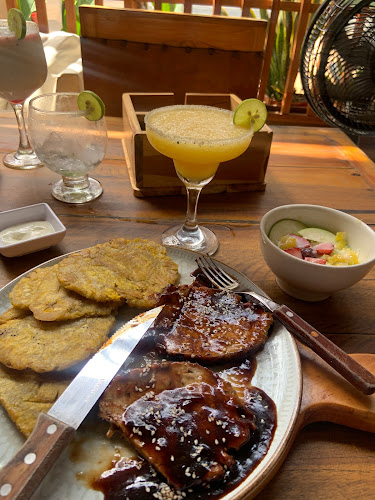 Opinii despre Córdova Restaurante y Parador în Chinú - Gastronomía y hostelería