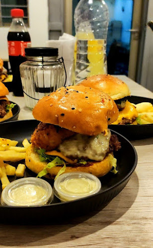 Opinii despre LA PAMPA BURGER în Corozal - Gastronomía y hostelería