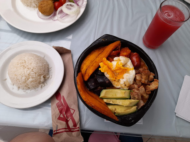 Restaurante /salon de eventos.Cazuelas del Carmen. - El Carmen de Viboral