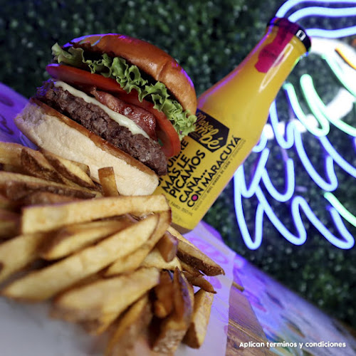 Plutos Burguer House