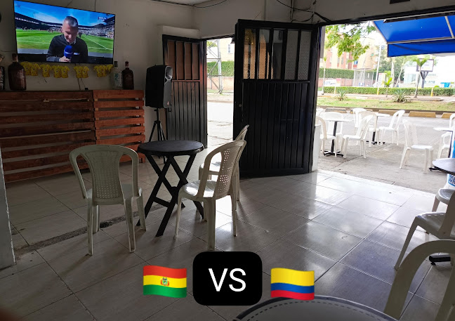 Opinii despre La 44 Street Bar în Cali - Gastronomía y hostelería