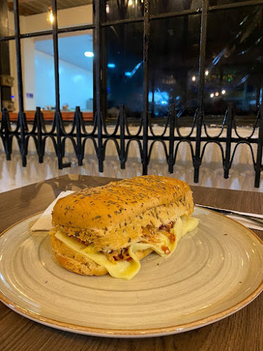 Comentarii opinii despre Magnolia café bistro