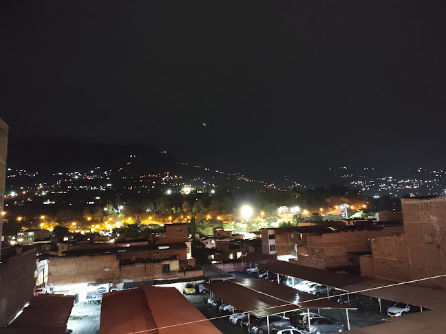 Comentarii opinii despre SUBTERRANEO " las mejores alitas del norte, hamburguesas, perros y papas"