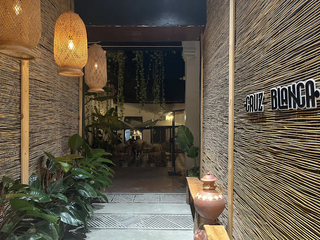 Cruz Blanca Colonial