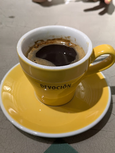 calle 13 Bogota cafeteria