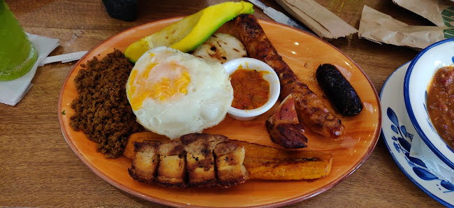 La Matriarca | Restaurante en Barranquilla | Chicharrón | Comida Tradicional - Barranquilla