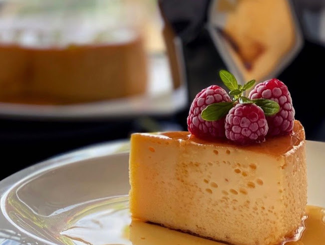 Torrenttina Pasteleria & Heladeria by Johann Torres - Marinilla