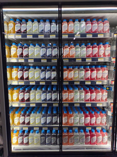 Opinii despre Licores y algo mas la esquina de simon în Caucasia - Gastronomía y hostelería