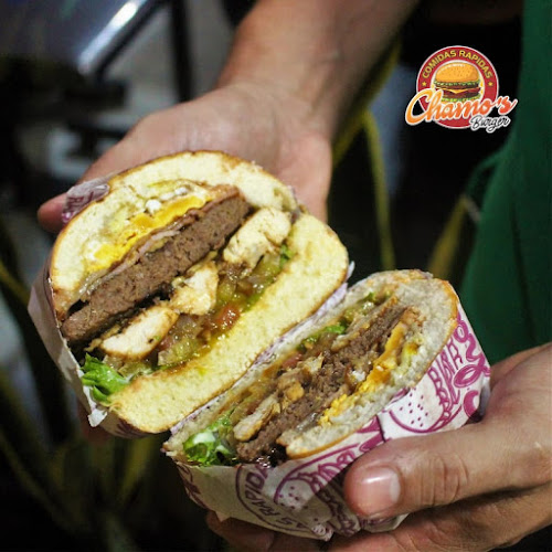 Comentarii opinii despre Chamos Burger, Restaurant y Pizzeria.