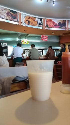 Opinii despre Mister Pollo La colina în Pasto - Gastronomía y hostelería