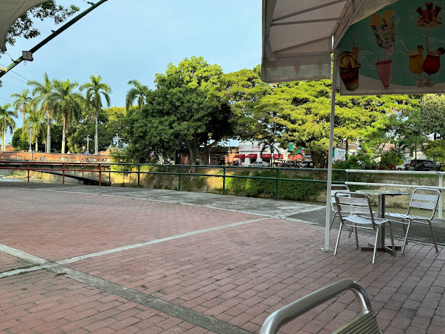 Bulevar Negocios Venta De Salpicon Frutas. Oriilas Rio Tulua. - Gastronomía y hostelería