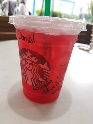 Comentarii opinii despre Starbucks Parque 93