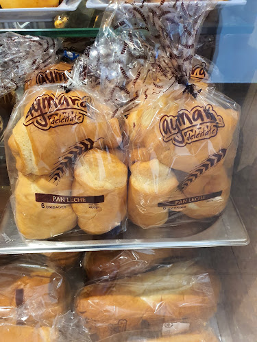 Comentarii opinii despre Panadería y Repostería Aymará Caldas, Parque