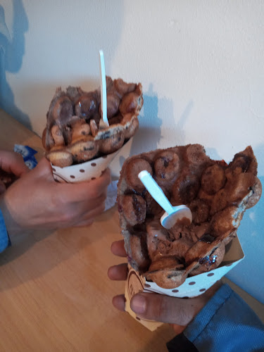 Comentarii opinii despre Bubble House Waffles