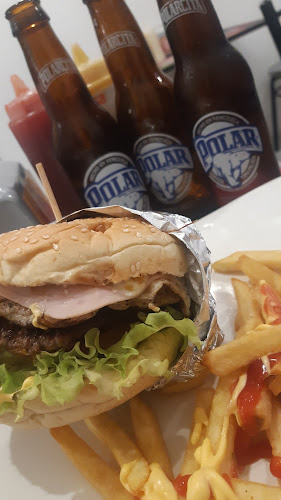 Chamos Burger, Restaurant y Pizzeria. - Gastronomía y hostelería