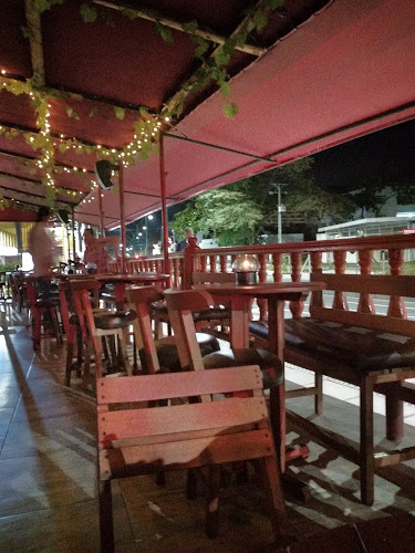 Opinii despre BUFFALOS BEER PUB în Villavicencio - Gastronomía y hostelería