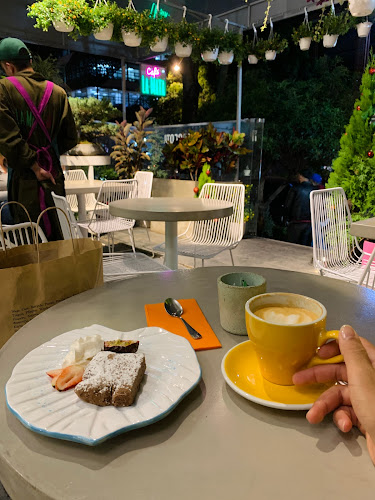 calle 13 Bogota cafeteria