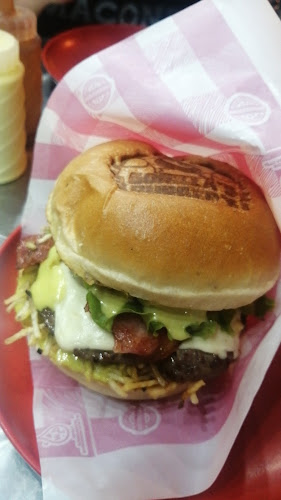 Opinii despre Gorillas burgers company (Food Truck Park) în Villavicencio - Gastronomía y hostelería