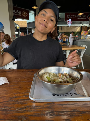 Opinii despre TACOHOUSE Viva Envigado în Envigado - Gastronomía y hostelería