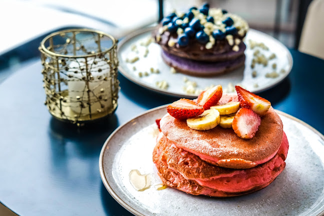 Café rosé, Cl. 118 #5-09, Bogotá