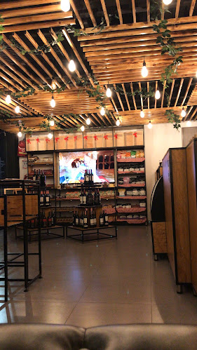 Opinii despre La Pérgola Wine Market în Chía - Gastronomía y hostelería