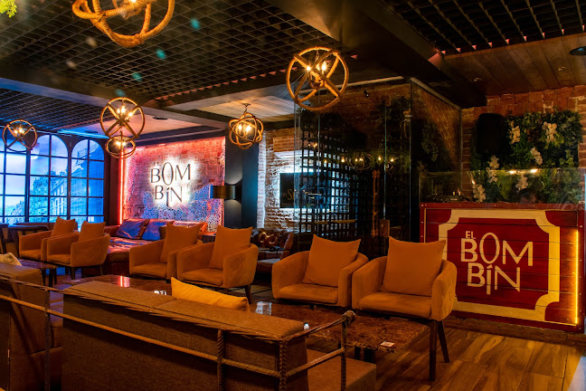 Opinii despre El Bombin Bar în Barranquilla - Gastronomía y hostelería