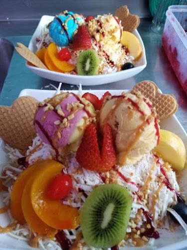 Comentarii opinii despre ROCKLICIOUS HELADERIA RETRO