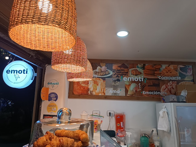 Emoti Gelato y Café