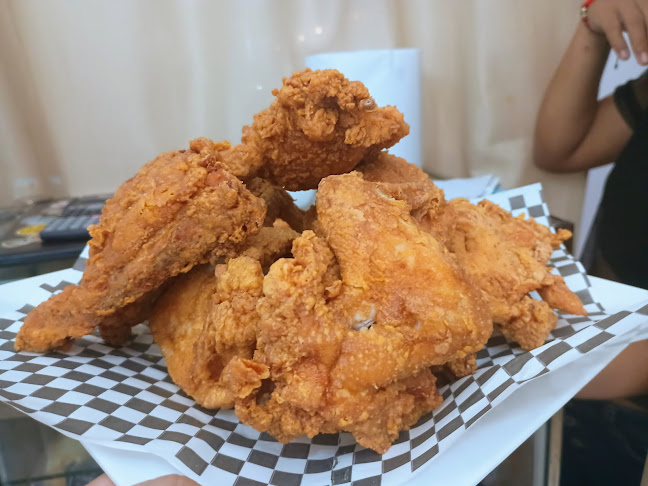 Opinii despre Historical wings în Santa Marta - Gastronomía y hostelería