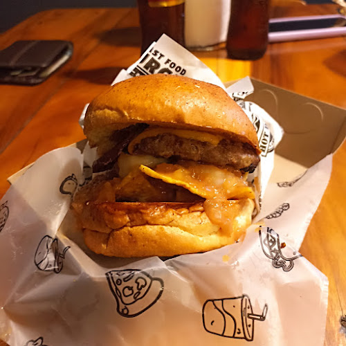 CESAR'S BURGER - Gastronomía y hostelería
